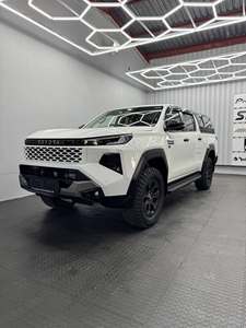 Camioneta Usada Blanca, 4x4, Diésel Turbo, Automática, Estilo SUV, Volante a la Derecha, Cámara R18, Portaequipajes de Aluminio en el Techo - Product Image 4