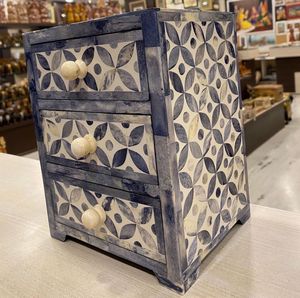 Mini gabinete hecho a mano con incrustaciones de hueso personalizadas para almacenamiento de medicamentos y hogar - Product Image 2