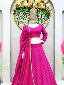 Séquence de qualité standard et bordure en dentelle à quatre côtés mariage Lehenga Choli pour dames du fournisseur indien - Product Image 4