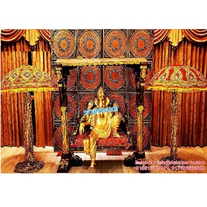 Decoración de Entrada para Boda con Temática Tradicional, Ganesha en Columpio, Decoración Vibrante para Boda Sri Lanka, Entrada para Boda del Sur de la India - Product Image 1