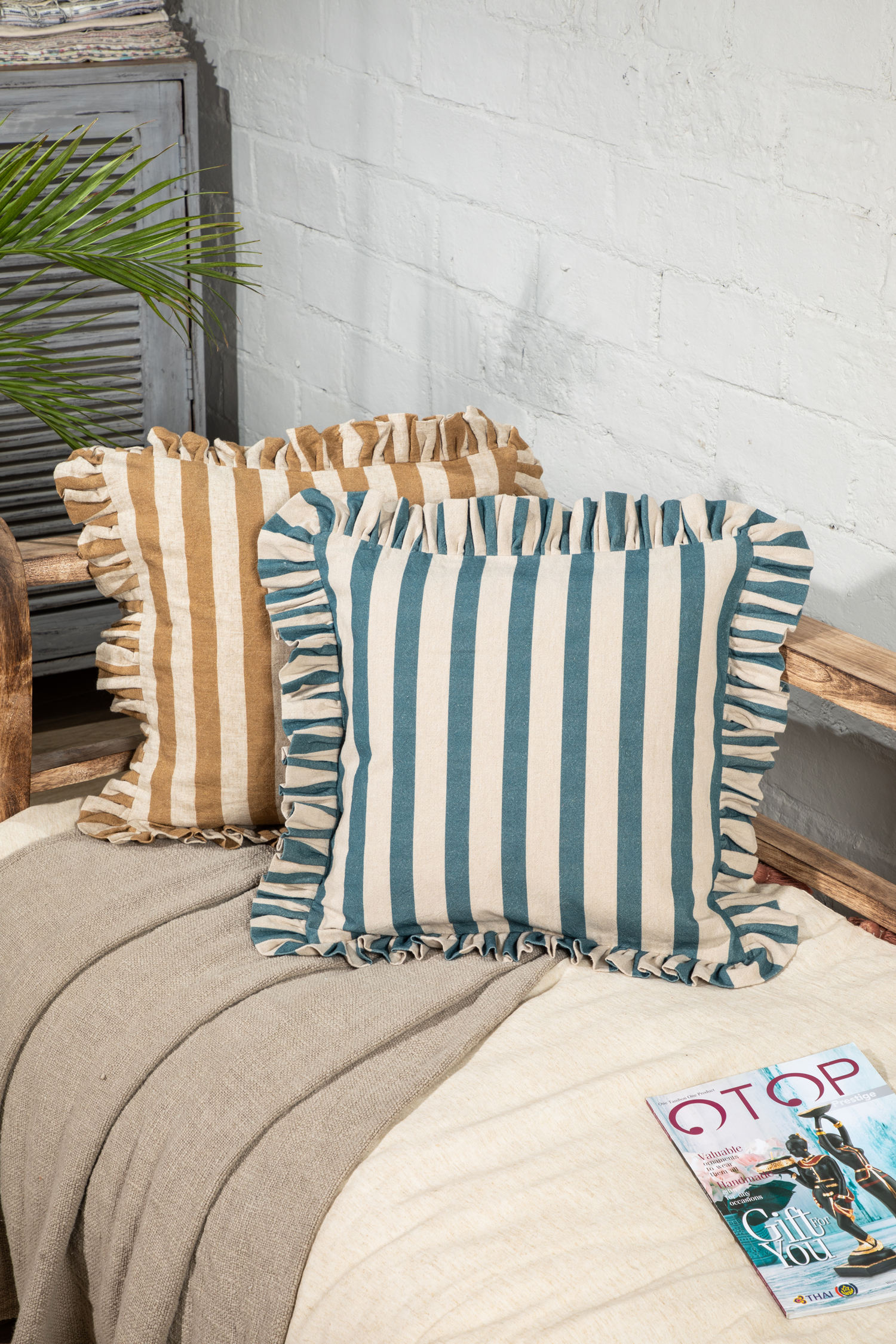 มัสตาร์ด &amp; สีฟ้า