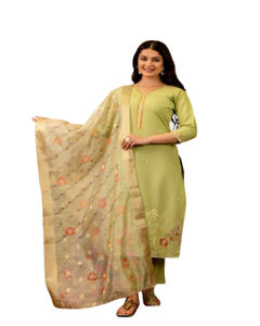 Ensemble traditionnel Choli Salwar avec Dupatta, Kurti en soie respirante et durable pour les fêtes, coupe ample pour les occasions spéciales - Product Image 1