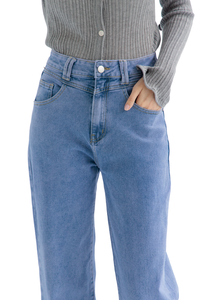 Prêt à Expédier Jeans Droit en Denim Respirant de Style Décontracté de Haute Qualité au Design Cœur pour Femmes - Product Image 4