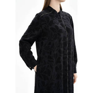 Abaya noire écologique avec détail chaîne, manches longues, polyester, Moyen-Orient - Product Image 4