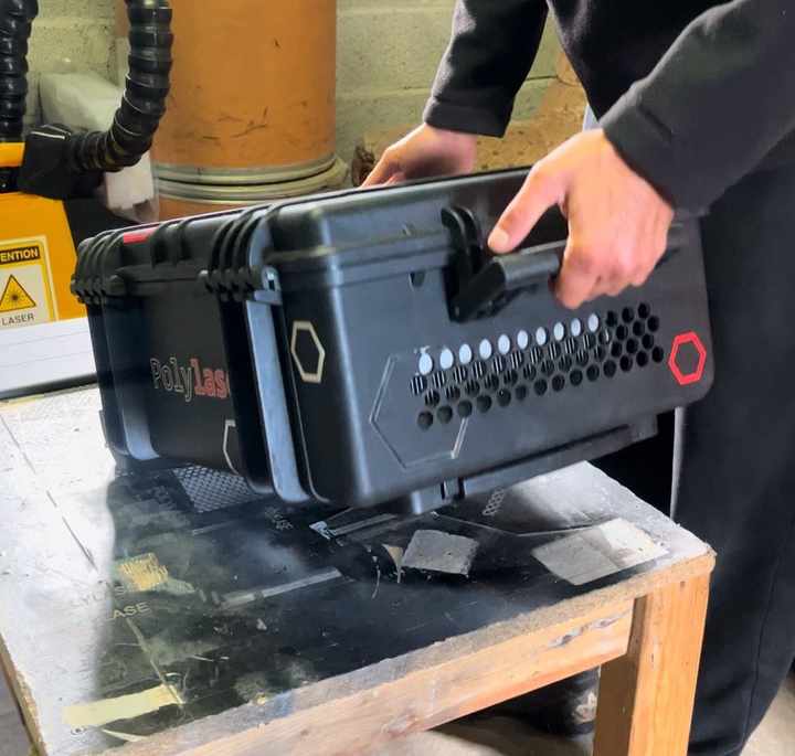 High-Speed High-Precision  Mobile Pulse 300W Laser Cleaning Machine Rust Removal for Stainless Steel Stone Aluminum