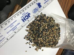 Piedra de paisajismo de camino de adoquines de colores mezclados naturales, grava amarilla de 3-6mm, guijarros pulidos más pequeños negros, diseño tradicional para exteriores - Product Image 5