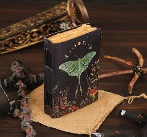 Journal en cuir vintage de 200 pages avec fermoir à serrure Deckle Edge Spiral Style Book of Shadows pour hommes et femmes Cadeau dans une boîte d'emballage - Product Image 4