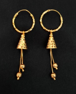 Boucles d'oreilles super vendues serties de boucles d'oreilles Jhumka plaquées or 22CT de conception traditionnelle bijoux pour les femmes portées par les exportateurs - Product Image 2