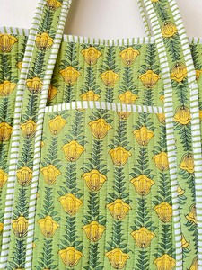 Bolsa de Viaje Tipo Duffel Acolchada Hecha a Mano, Ecológica, con Estampado de Bloques, Tamaño Estándar, Estilo Boho para Mujer - Product Image 4