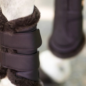 Bottes de brossage de protection pour chevaux avec rembourrage absorbant les chocs et support complet du tendon et du fetlock sur mesure au Pakistan - Product Image 3