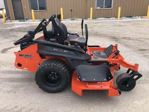 Tondeuse à gazon industrielle de haute qualité Bad Boyy Production, Tondeuse autoportée à braquage zéro Bad Boyy 7200 - Product Image 6