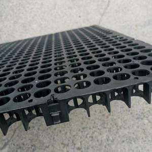 Cage de drainage en <span class=keywords><strong>nid</strong></span> <span class=keywords><strong>d</strong></span>'<span class=keywords><strong>abeille</strong></span> en PP de 30 mm, adaptée au drainage des jardins sur toit et des places de parking. - Product Image 3