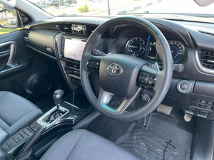 2021 Toyota Fortuner กระปุกเกียร์อัตโนมัติน้ำมันดีเซลมือขวา, ภายในรถมีไฟภายในรถ AWD Drive หนังโลหะด้านหลัง R20 ACC - Product Image 6