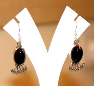 Boucles d'oreilles ethniques en argent sterling 925 bijoux à la mode fabriqués à la main au Népal avec des pierres d'obsidienne en cristal de guérison idée cadeau - Product Image 2