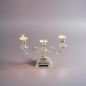 Candélabre de table à 3 bougies en argent Lite pour bougeoir élégant de Noël - Product Image 4