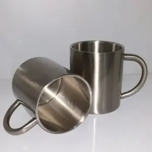 Lot de 4 mugs en acier inoxydable poli miroir avec poignée confortable, parfaits pour les mariages et événements élégants - Product Image 3