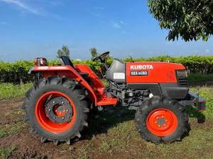 Tractor Agrícola Kubota L3408 Nuevo y Usado con Tracción en las 4 Ruedas para Huertos, Plantaciones y Operaciones Agrícolas Generales - Product Image 1
