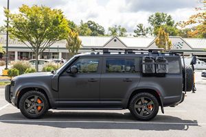 <span class=keywords><strong>Land</strong></span> <span class=keywords><strong>Rover</strong></span> <span class=keywords><strong>Defender</strong></span> <span class=keywords><strong>130</strong></span> SE TReK Edition <span class=keywords><strong>2023</strong></span> Inspeccionado # 46 de los <span class=keywords><strong>130</strong></span> Modelos Edición TReK, Motor Turbo de 6 Cilindros, Tracción en las Cuatro Ruedas, Equipamiento de Alta Gama - Product Image 2