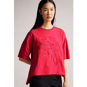 Venta al por mayor de algodón con logotipo personalizado, cuello redondo, camiseta de Color rojo para mujer, camiseta transpirable con hombros caídos - Product Image 2