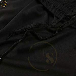 Uniformes de football pour adultes sur mesure de haute qualité vêtements de sport en plein air en polyester durable avec impression high-tech conçue par le fabricant - Product Image 6