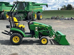 Tracteur compact agricole John Deere 1025R d'occasion et neuf 2023 à vendre - Product Image 5