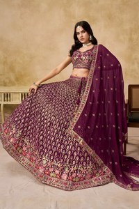 Lehenga Choli de Diseño Bollywood, Color Granate, Bordado, de Poliéster, Largo hasta el Suelo, de Secado Rápido, con Lentejuelas, Bordado Floral con Hilo Zari - Product Image 3