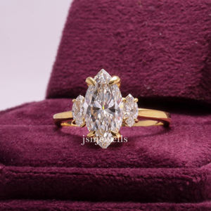 Timeless Three Stone Marquise Cut Lab Grown Diamond Anillo de compromiso 10K Oro sólido Lujoso Regalo de aniversario - Product Image 2