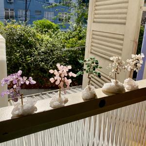 Oeuvre en pierre semi-précieuse d'arbres de quartz ouvrés uniques miniatures pour la décoration à la maison - Product Image 1