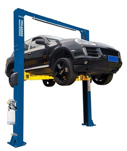 Pont élévateur automobile professionnel à deux montants pour extérieur, capacité de 6 tonnes, entraînement électrique/hydraulique, déverrouillage manuel unilatéral, sécurité, garantie 10 ans - Product Image 1