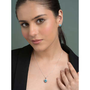 CLARA ชุดเครื่องประดับเงินแท้ 925 จี้รูปหัวใจสีฟ้าพร้อมต่างหูและสร้อย - Product Image 3