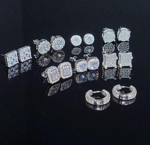 Exquisitos pendientes de diamantes brillantes diseñados con precisión para reflejar la luz y mejorar su estilo de la India - Product Image 2