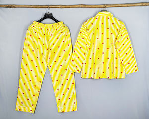 Conjunto de Pijama Cómodo para Todo el Día, Tela Ligera y Agradable al Tacto, Ropa de Dormir y para Estar en Casa Elegante - Product Image 6