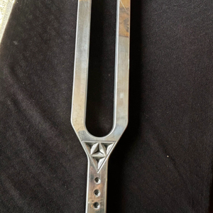 Acheter Diapason géant en acier inoxydable avec clé ADN, Diapasons thérapeutiques ADN - Product Image 1