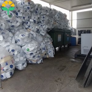 เศษพลาสติก HDPE สีน้ำเงิน บรรจุถัง ขวดนมใช้แล้ว ผู้จัดจำหน่ายที่เชื่อถือได้ คุณภาพสูง ความแข็งแรงสูง เกรดสำหรับการเป่าขึ้นรูปพลาสติกสำหรับงานขึ้นรูป - Product Image 4