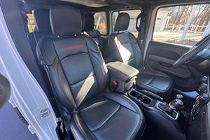 Jeep Wrangler Unlimited Rubicon 2023, Tracción en las Cuatro Ruedas, Turbo, Volante a la Izquierda, Cuero de Lujo, Automático, Coupé, Gasolina/Petróleo Oscuro, Bajo Kilometraje - Product Image 6