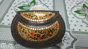 กระเป๋าคลัทช์และกระเป๋าทำจากโลหะทำด้วยลายนูนและพิมพ์ดอกไม้เหมาะสำหรับขายต่อตามร้านค้าเครื่องประดับแฟชั่น - Product Image 5