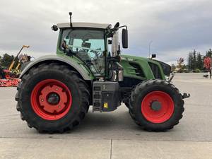 Tractor Fendt 828 VARIO 2015, Máquina Agrícola de Alta Potencia para Agricultura de Trabajo Pesado - Product Image 4