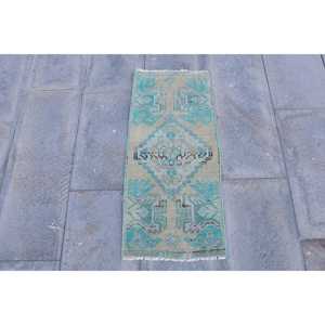 Alfombra Turca Pequeña de 1.3x2.9 pies (39x89 cm), Alfombra Vintage Azul Camuflaje - Product Image 1