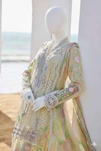 Traje de Verano Elegante Bordado en Paquistán, Color Amarillo Pastel, Hecho a Mano, para Mujer - Product Image 2