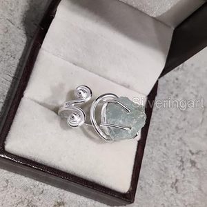 Bague pour femme en argent sterling 925, aquamarine brute naturelle, pierre de naissance de mars, bague ajustable, bijoux faits à la main pour Noël - Product Image 2