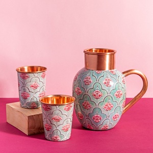 Meilleure vente de cruche d'eau en métal de cuivre pur faite à la main pour la maison à bas prix impression personnalisée disponible - Product Image 2