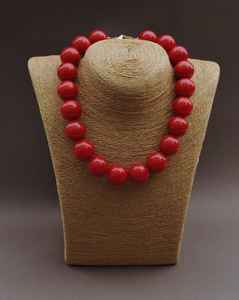 Collier de perles de résine colorées Pièce de bijoux élégante pour les amateurs de mode à la mode et les amateurs d'accessoires - Product Image 4