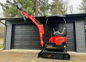 ENVÍO GRATUITO Miniexcavadora TPM 18K de 15 HP con cucharón de excavación de 16 pulgadas, controles piloto, brazo oscilante, aprobación EPA y CE, pulgar hidráulico auxiliar - Product Image 6