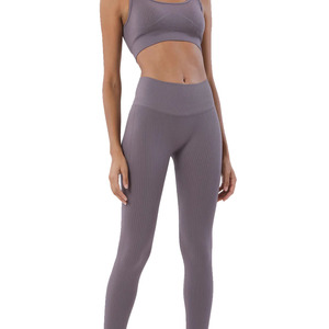 Nouveau design ensemble de yoga et de gym vente en gros ensemble de 2 pièces de fitness ensemble de vêtements de sport respirants à haute élasticité sans manches pour femme séchage rapide - Product Image 5