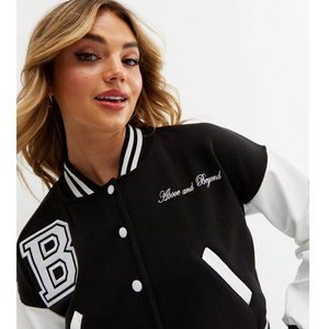 Vente en gros de vestes universitaires pour hommes de la meilleure qualité fabriquées au Pakistan à un prix confortable vestes universitaires pour femmes avec logo en chenille - Product Image 2