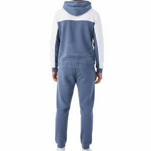 ชุดวอร์มผู้ชายสำหรับออกกำลังกาย ผลิตจากผ้าเนื้อบางเบาและวัสดุที่นุ่มสบาย เหมาะสำหรับการออกกำลังกายในยิมและการออกกำลังกายประจำวัน - Product Image 4