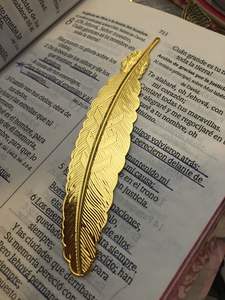 Marcapáginas de Metal Elegante, Accesorio Literario Sofisticado que Complementa Libros de Tapa Dura, Tapa Blanda y de Referencia - Product Image 3