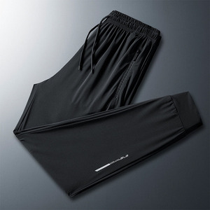 Pantalons décontractés pour hommes avec logo personnalisé OEM, broderie, design imprimé, été, fin, en soie glacée, respirant, sport, décontracté, pantalon de survêtement à neuf points - Product Image 1