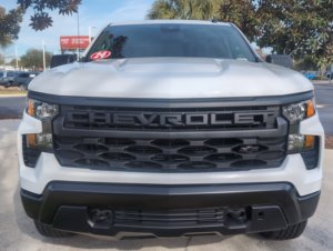 Chevrolet Silverado 1500 Custom 2024 d'occasion en excellent état - Product Image 3