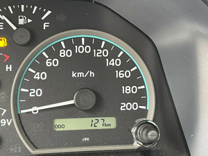 LandCruiser GRJ78 HARDTOP 2020, Manual, SUV Oscuro, 7 Velocidades, Techo Corredizo, Portaequipajes de Aluminio, Motor 4.1-6L - Product Image 3